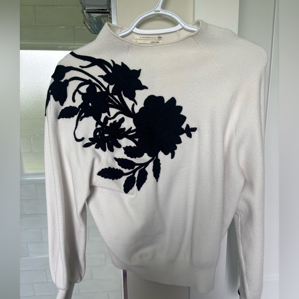 Anthropologie Women's Sweater in Cream and Black Floral Design